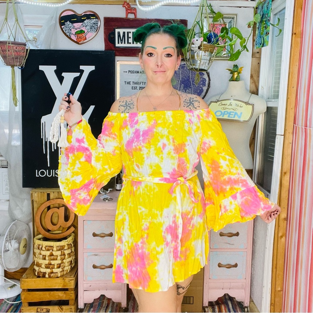 Vibrant Tie-Dye Long Sleeve Dress Size Small Belted Size Small
